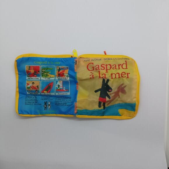 Gaspard and Lisa picture book pouch - Picture 3 of 7